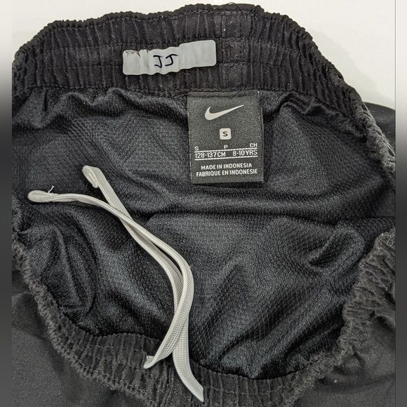 Nike Black Red White Swoosh Swim Board Shorts Swimsuit beach Size Small 8 - Picture 4 of 5